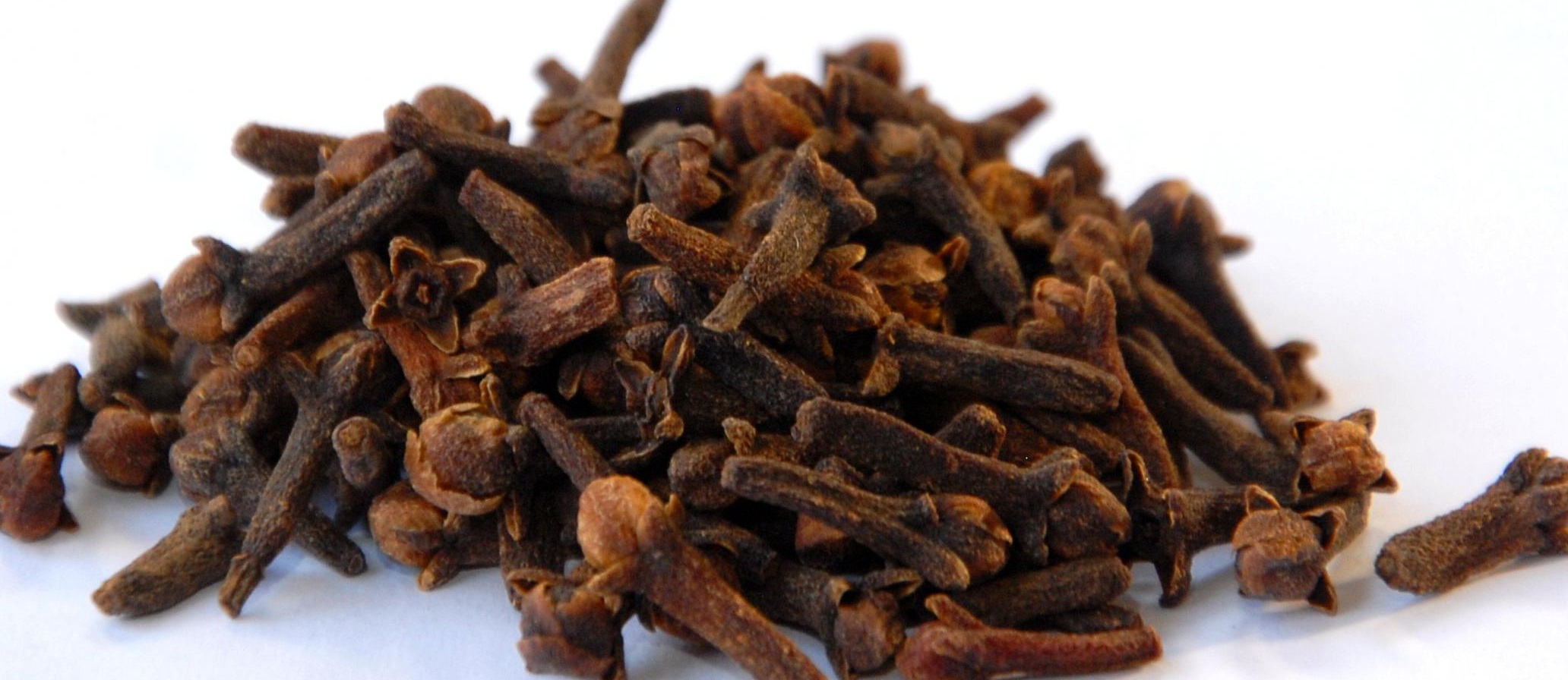 Cloves An Inexpensive Remedy For Dreadful Tooth Pain Healthyliving 