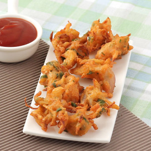 onion-pakoda-onion fritters-ulli vada