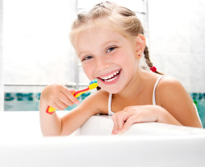 kids-brushing-teeth with brush