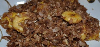 Aval Nanachathu or Moisturized brown rice flakes
