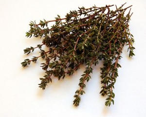 dried thyme leaves
