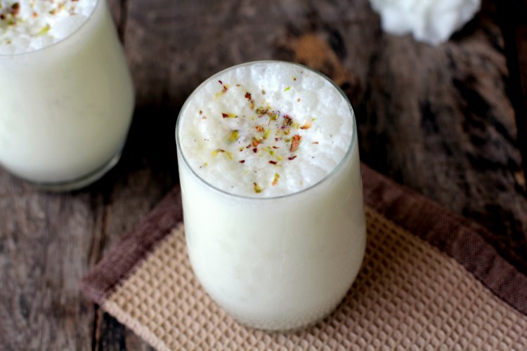 Simple sweet lassi with cardamom flavour