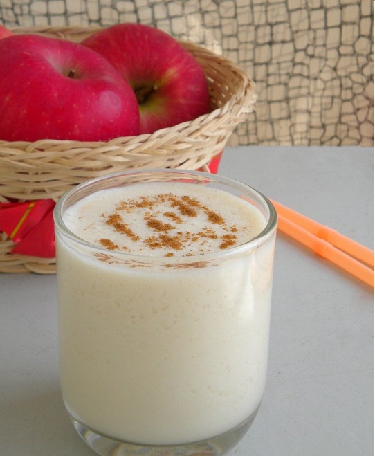 Natureloc apple cinnamon milk shake