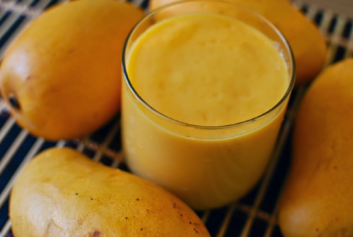 Delicious Mango Milkshake - Healthyliving Natureloc