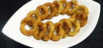 Spicy Mosaru Kodubale, Crispy Rice Flour Rings using Curd