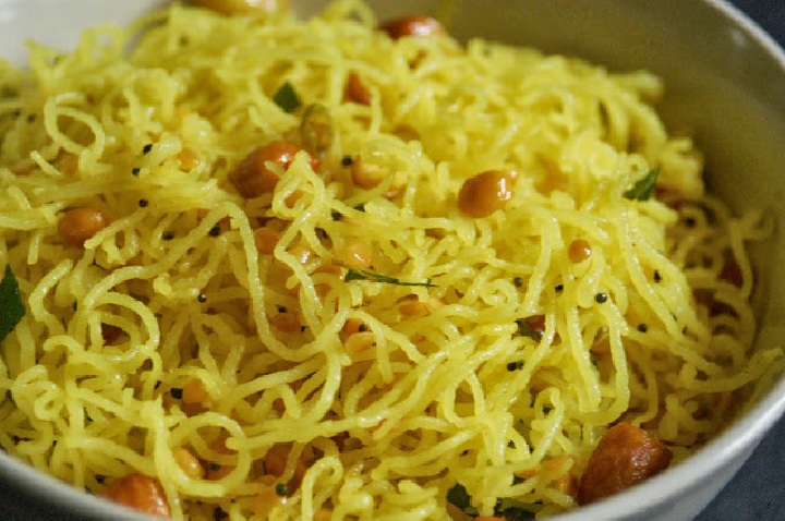 Soft Lemon Sevai, Homemade rice noodles